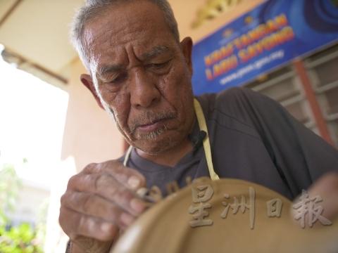 怡保地方创生节活动上展出葫芦界的艺匠宗师（Adiguru Kraf）Zulkafly bin Pandak的故事。