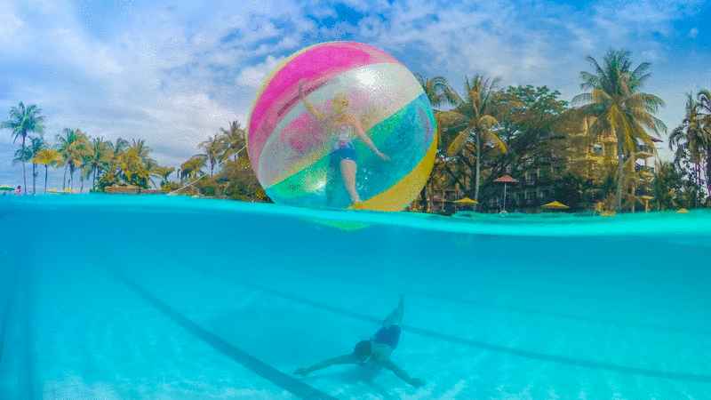 水上泡泡球，不一样的水上活动体验。