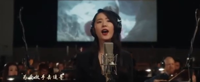 刘亦菲献唱《花木兰》电影主题曲《自己》，温柔的声线，获网民大赞。