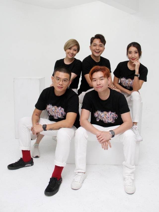 陈依依（后排左起）、李俊颉及欣彦；林国伟（前排左起）及伍家辉，将在《Tiger星洲羞赧义演》中演唱多首串烧歌曲。
