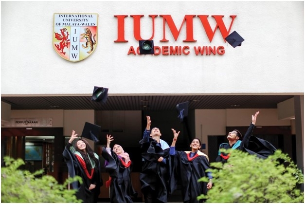 IUMW所有课程皆获得马来西亚学术资格鉴定机构鉴定，以及马来西亚高等教育部批准，课程素质有保障。