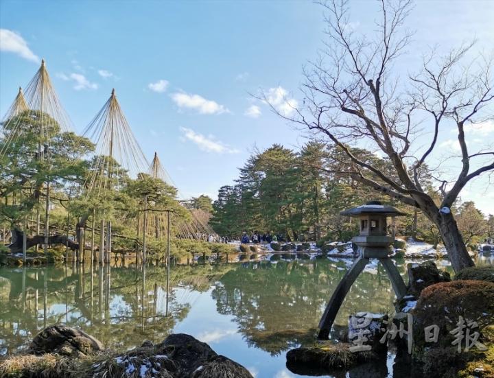 兼六园为日本三大名园之一，适合放慢脚步，细细游览。

