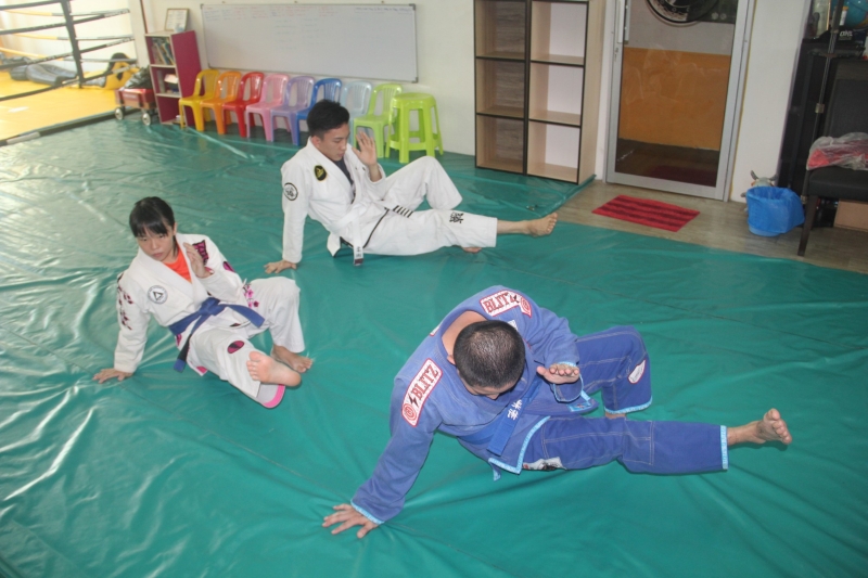 巴西柔术拥有一套独特的核心力量训练法。