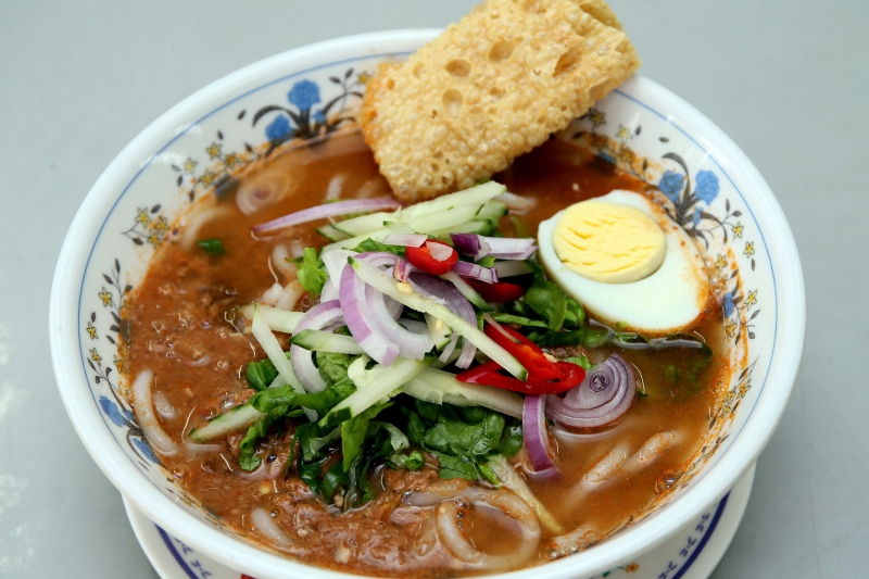 集鲜、酸、甜、辣于一体的槟城马来亚参叻沙，汤头调剂得恰到好处，多层口感刺激着味蕾。