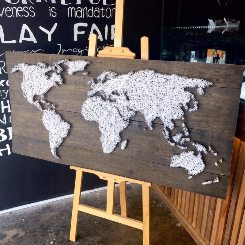 世界地图是锺梓良第一副作品，如今已被友人买去。
