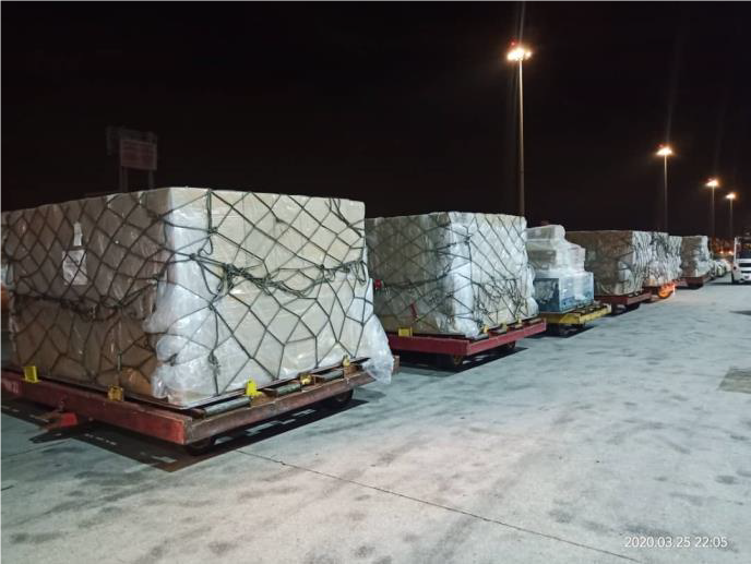 马云公益基金会和阿里巴巴公益基金会捐赠大马的首批医疗物资，顺利抵达马来西亚吉隆坡国际机场枢纽。