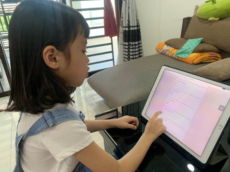 行动管制令期间，麻坡县华小老师们大多有吩咐家长们，在家里督促孩子透过网络学习，自我提升，停课不停学。