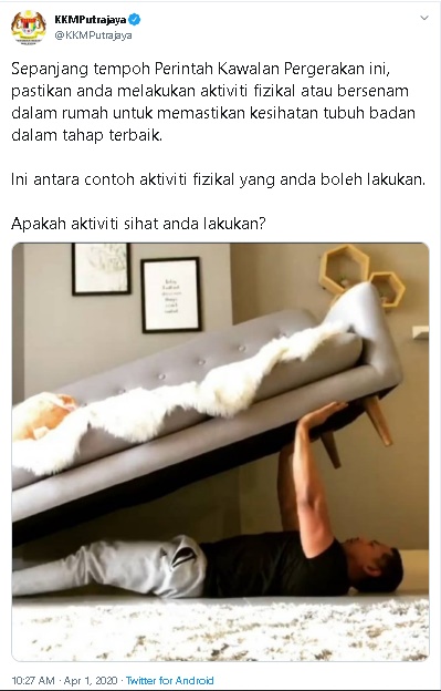 卫生部以举起沙发为例，呼吁马来西亚人保持活跃的健康生活，引起了网友两极化的反应。