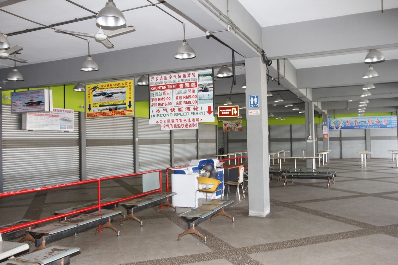 巴生南港客运码头的店铺也因客运停驶而全数暂时停业。
