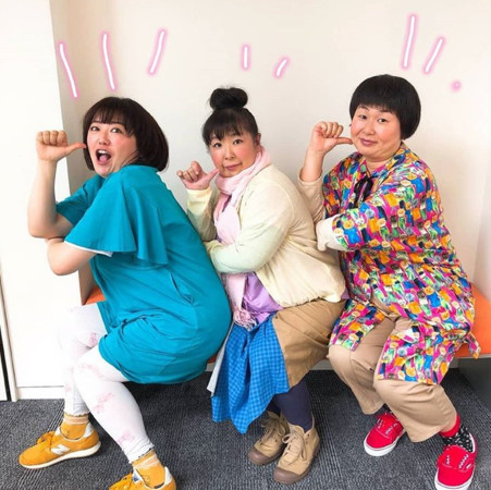 日本谐星女团“森三中”黑泽宗子（左）确诊冠病，引起日本演艺圈的惊慌。