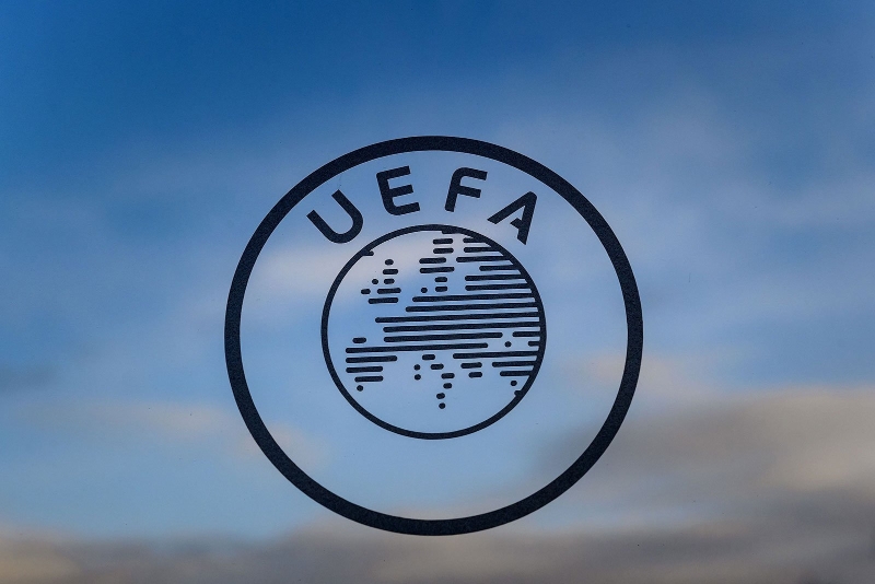 欧足总否认了会长切费林设下本赛季欧战赛事定在8月3日前结束的说法，只提到正在研究7月和8月进行比赛的方案。