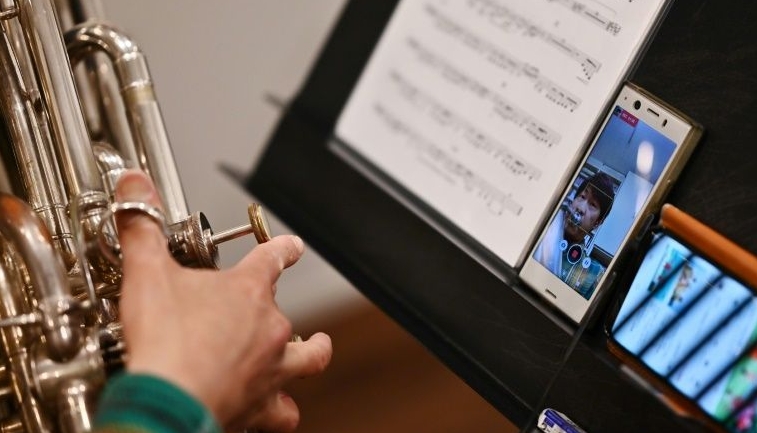 As the coronavirus upends lives and economies around the world, other prestigious orchestras have also gone virtual. AFP