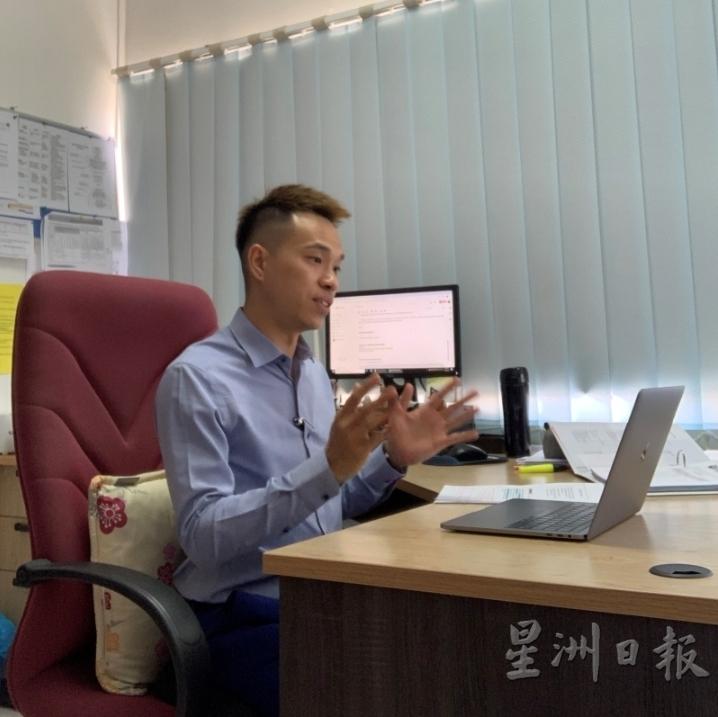 行管令前，谭健胜已在办公室线上教学两天。