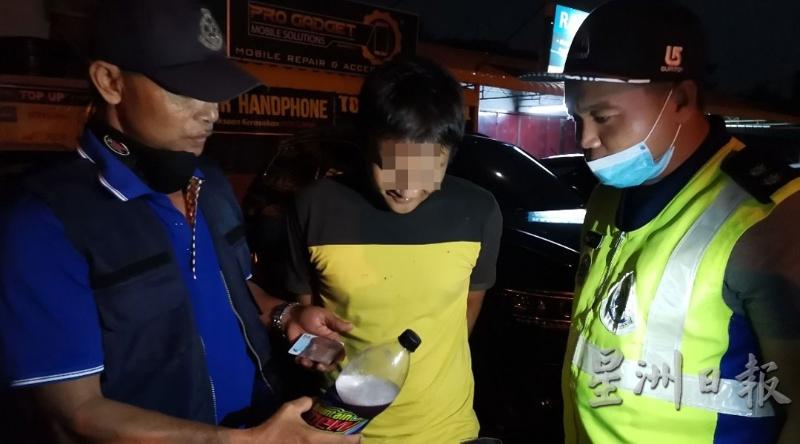 24岁男子领500令吉援助金后买冰毒解瘾被捕。