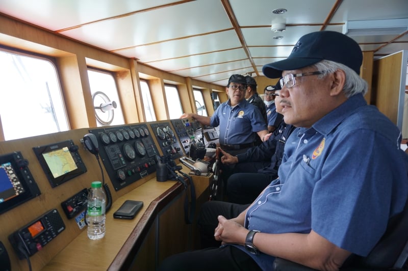 韩沙再努丁到浮罗交怡海域参与吉玻大马海事执法机构和浮罗交怡第一区水警的巡视工作。