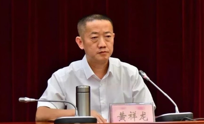 中国湖北官方首次公开松滋市委书记黄祥龙曾感染冠病，他在本月初恢复出席公开活动，显示已经康复。