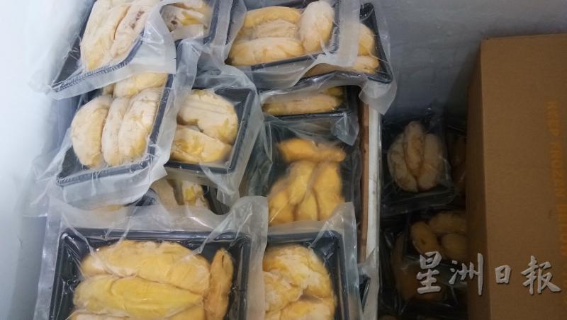 洪振㮇表示,他们还是有在卖榴梿的,不过售卖的榴莲都是已经包装好的。