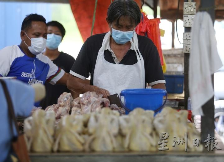 如今鸡鸭鱼肉已经能在网上买到，并送货上门，疫情迫使传统的小贩转变营业模式。