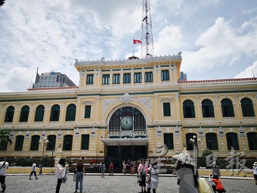 法式建筑物：胡志明市邮政局。