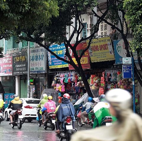 Chinese signs are everywhere in Districts 5 and 6 of Ho Chi Minh City. SIN CHEW DAILY Chinese signs are everywhere in Districts 5 and 6 of Ho Chi Minh City. SIN CHEW DAILY