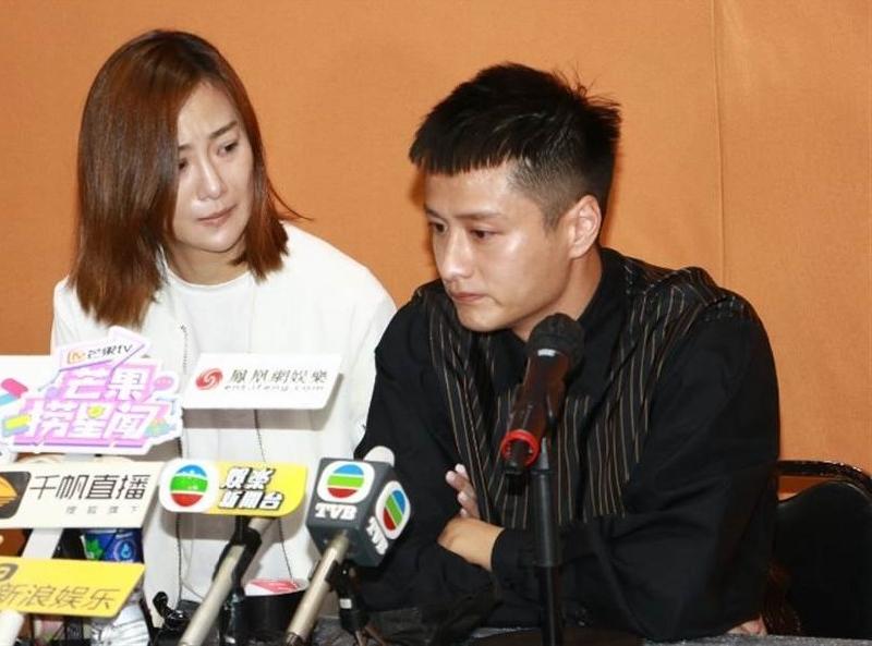 谢东闵（右）陪朱智贤（左）会见媒体时，一直为女友护航，更把责任揽上身。