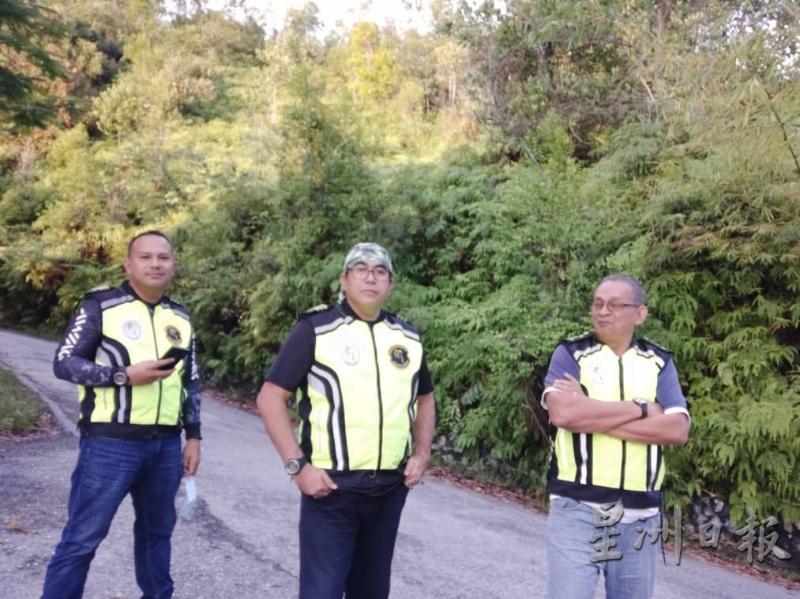 霹雳州森林局已经安排官员到万里望升旗山驻守，以禁止民众前往升旗山进行休闲活动。（图：星洲日报）