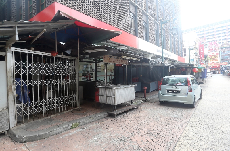 茨厂街大部分食肆业者毫无动静，似乎决定继续暂停营业。
