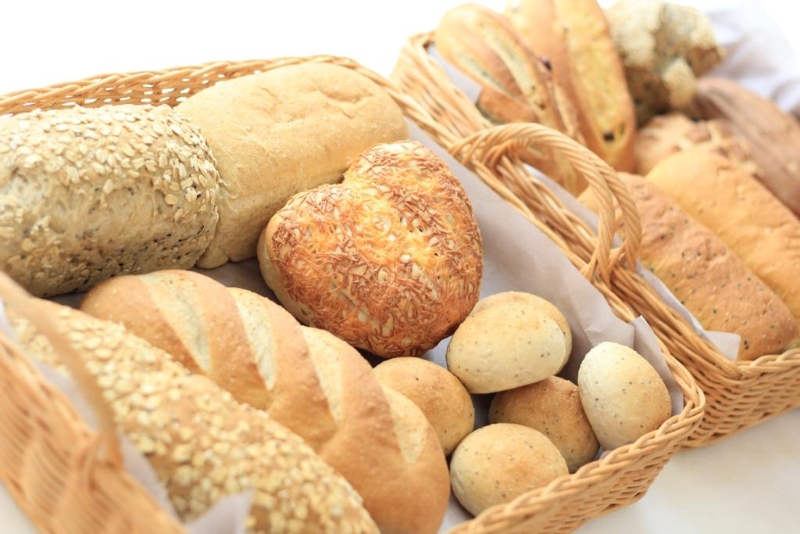 真心面包店生产多种品项的面包，主要推广的酸种面包有利消化，可促进健康。