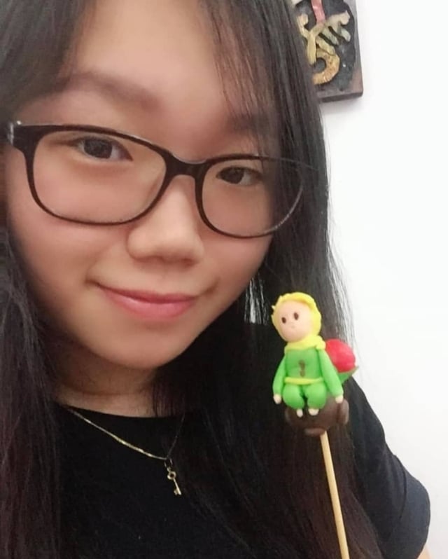 小王子造型的捏面人让何欣霓花了近1个小时的时间才制作出来。