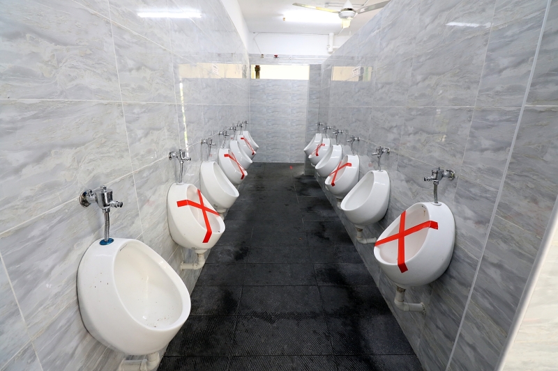 上厕所也需保持社交安全距离，宽柔一小率先进行调整。