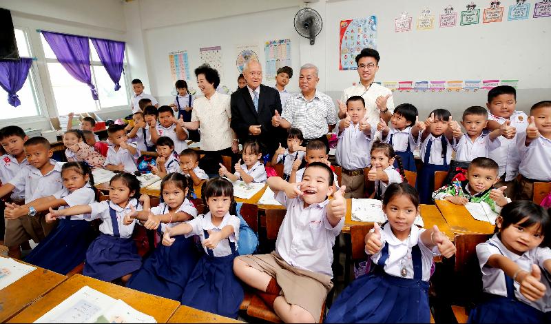 Students studying at Khlong Toei Wittaya School. SIN CHEW DAILY