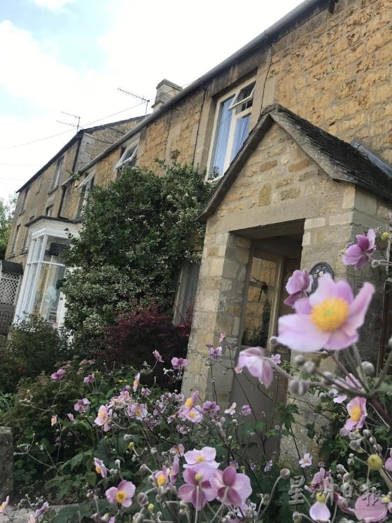 散发芬芳的房子。