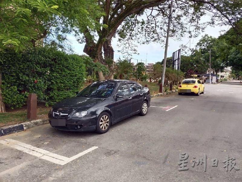 Casa De Rio酒店旁原本画有黄线不能停车,后来已改为停车格。