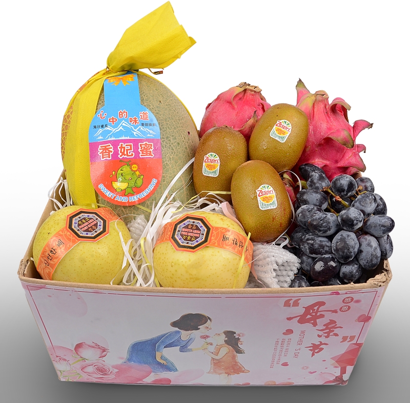 配合母亲节推出的水果篮是近期很受欢迎的选项。