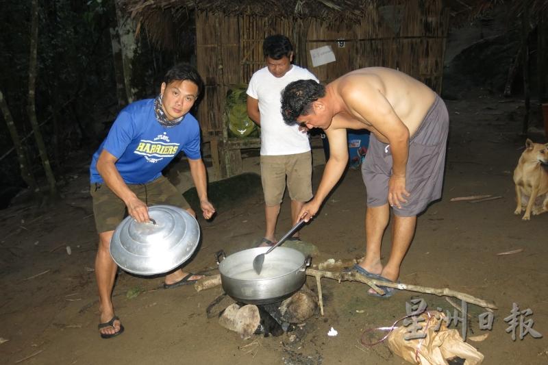 男士们展现厨艺的时候。