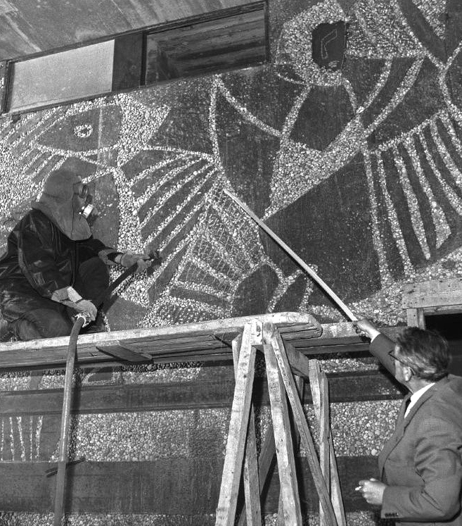 Norwegian artist Carl Nesjar sandblasted the Pablo Picasso works into the concrete during the construction of the government building in Oslo in June 1958. AFP