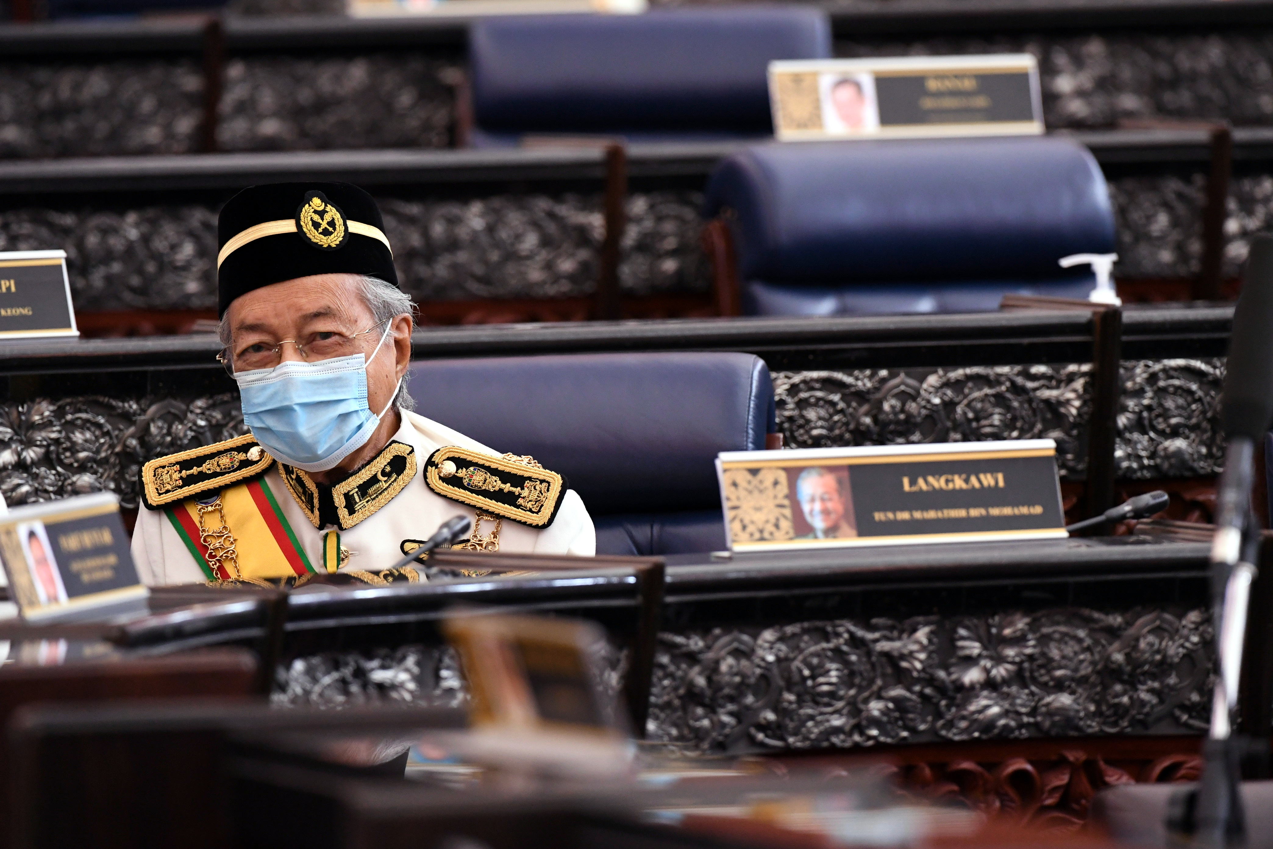 政权更迭后，马哈迪首次成为反对党议员。