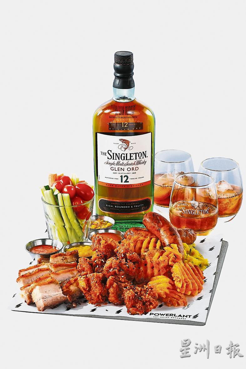 Powerplant酒吧的The Singleton Platter分享拼盘以烧肉、韩式无骨炸鸡、德国黑胡椒香肠为卖点。
