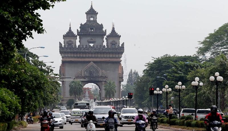 The Patuxai Monument along Lan Xang Avenue in downtown Vientiane. SIN CHEW DAILY