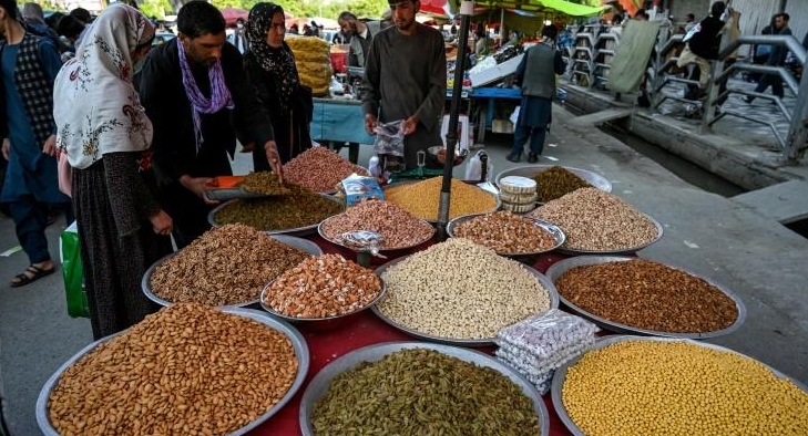 Afghans stock up ahead of the Eid al-Fitr holiday in Kabul. AFP