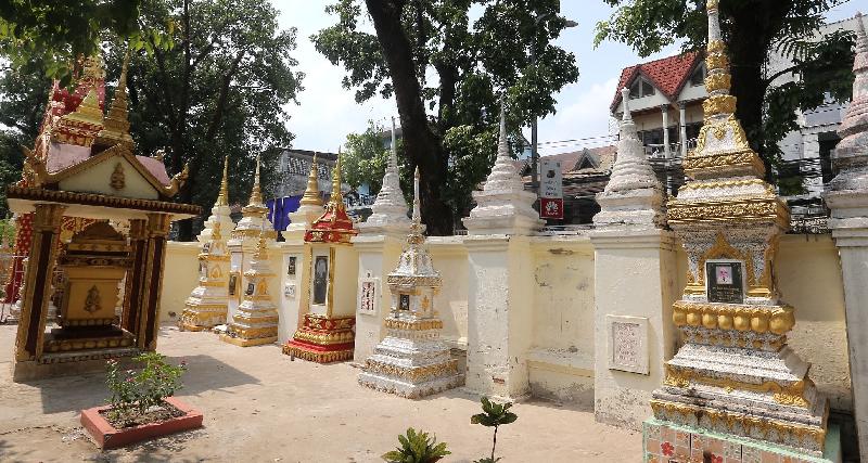 Laotians pay respects to their departed ancestors at Vientiane's Wat Mixay. SIN CHEW DAILY