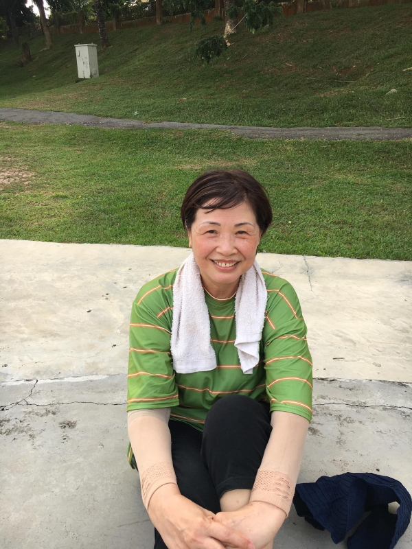 罗春霞指出，在有条件管制令下的公园都是独自外出运动者，很少出现家长带孩子散步的景况。