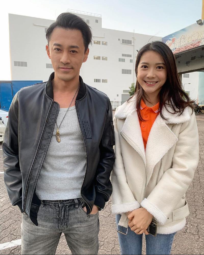 林宣妤曾晒出与林峰合照，但两人合作的《使徒行者3》尚未播出，她就约满离开TVB。