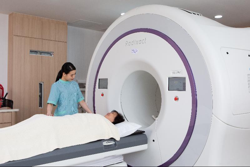双威医疗中心引进螺旋断层放疗系统等新式放疗设备，为患者提供更多治疗上的选择。