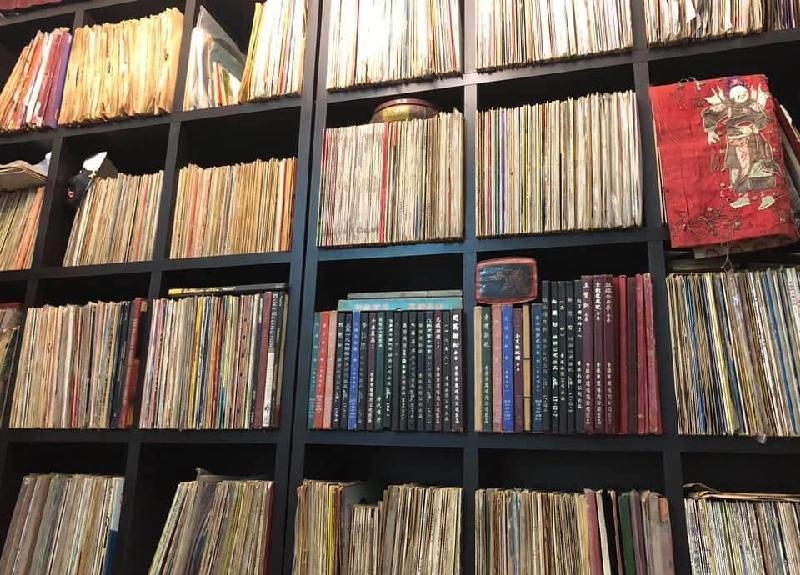 恩记唱片行汇集丰富且具有历史价值的黑胶唱片，犹如“唱片库”。（图取自：张吉安脸书）
