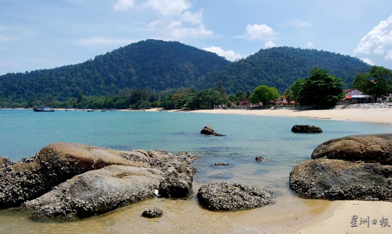 从6月10日至8月31日的“复原期行管令”只允许国内旅游，因此拥有大自然美景的邦咯岛，会成为本地旅客的选择之一。