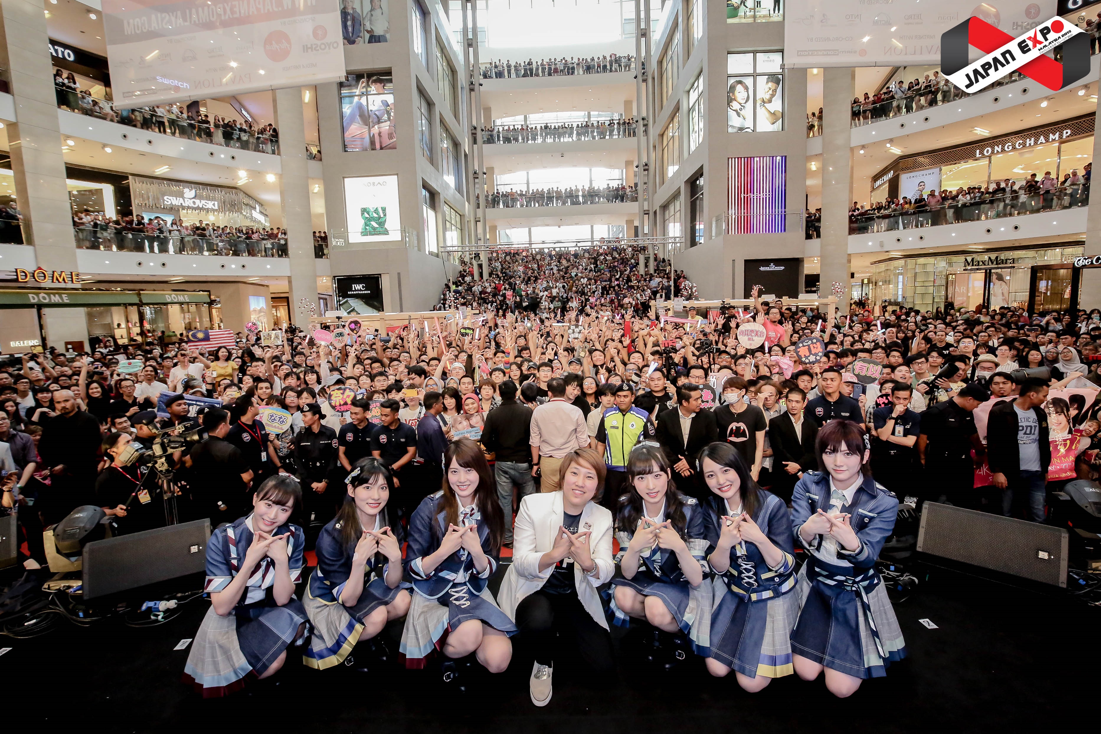 去年在柏威年购物中心举行的大马日本博览会，邀请到日本女团AKB48出席推介礼。