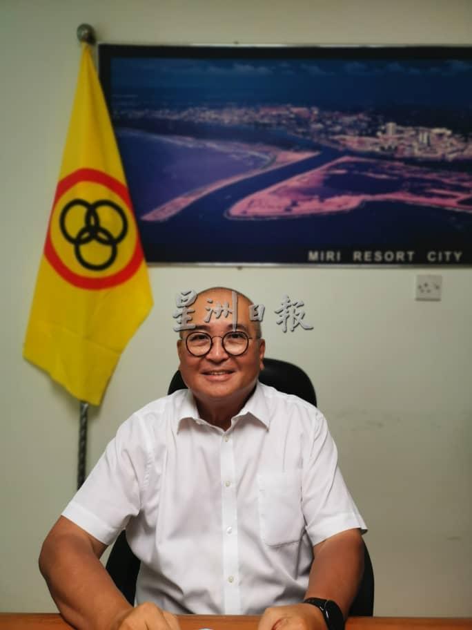 砂人联党宣教秘书俞小珊：行动党应制止马哈迪发表毫无根据并伤害华社的言论。
