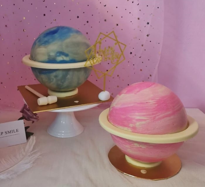 星球造型的敲敲乐蛋糕,好看又好玩。 星球造型的敲敲乐蛋糕,好看又好玩。