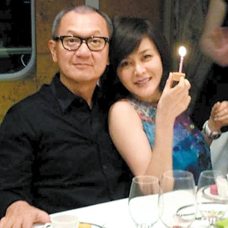 关之琳与陈泰铭被曝只办婚礼没领证。